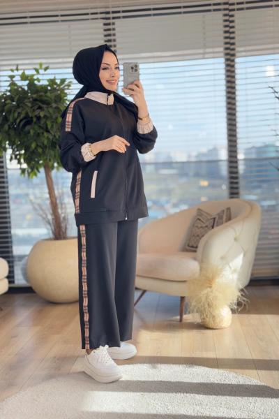 22645 Omuz Ve Yanları Kare Desenli Takım Siyah