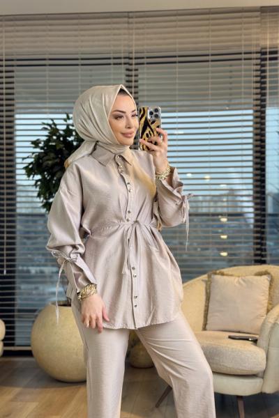 22678 Kolları Bağcıklı Metal Düğmeli Takım Bej
