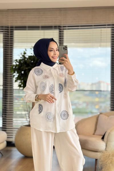 2914 Etnik Pul Ve Nakış İşlemeli Gömlek Ekru