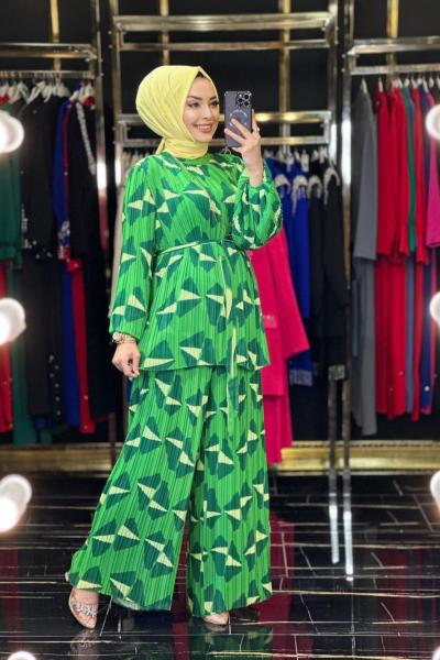 30494 Desenli Piliseli Pantolon Takım Benetton