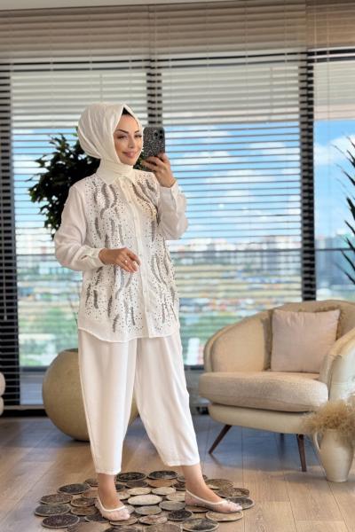 34004 Ön Boncuk Sıra Yaprak İşleme Gömlek Ekru