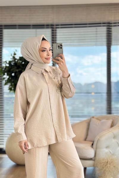 4389 Sağ Göğüs İki Çiçek Nakışlı Takım Bej