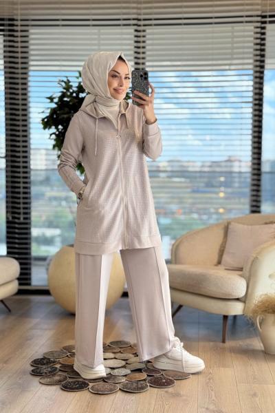 4598 Ön Kol Serpme Taş Baskılı Fermuarlı Takım Bej